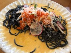 阿拉斯加蟹肉配海胆酱墨鱼汁意面-CHILLAX轻乐时(侨建·Hi City店)