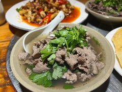 -大众跷脚牛肉馆·非遗传承单位(峨眉山店)