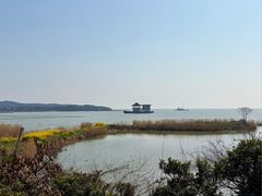 -亮河湾山庄