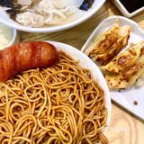 杭州美食｜蛮不讲理的香脆！一口爆汁的鲜肉锅贴