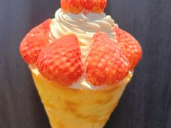 草莓塔可丽饼-July tale·可丽饼(德基广场店)