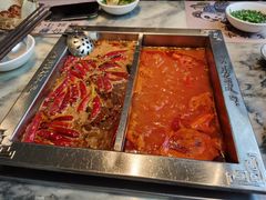 牛油番茄鸳鸯锅-月满大江火锅(总府路店)