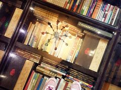 -钟书阁(松江泰晤士小镇店)