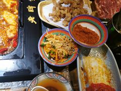 -老牌坊云南鱼豆花火锅(哈西万达店)