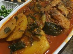 鲫鱼炖土豆-韩阳王石板烤肉