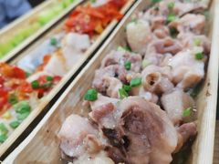 竹筒鸡枞菌蒸走地鸡-胡须哥网红竹筒菜