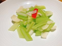 西芹炒百合-不贰小院(余姚多元文化创意园店)