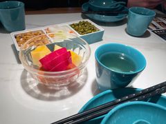 开胃小菜和餐前水果-荷塘秋月·本帮江浙菜(国权路店)