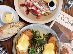 -ROAST coffee & eatery