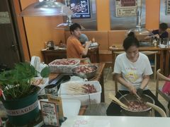 -哈尔滨小酒馆·鲜肉现穿自助烧烤(康新花园店)