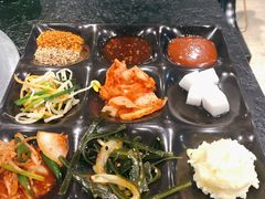 -烤路里·韩国品质自助烤肉(石路天虹4号店)