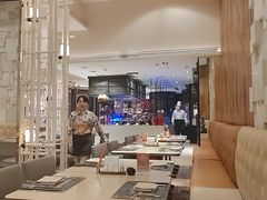 -松咖啡自助餐厅·松北香格里拉