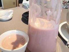 现榨草莓奶昔-徐记海鲜(梅溪新天地店)