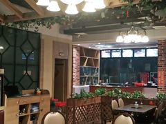 大堂-醉美东江·三文鱼·烧鸡公