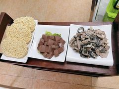 -墨脱石锅椰子鸡•香草鸭•东山羊(大东海店)