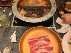 -牛YO寿喜烧·铁板烧和牛火锅自助(市府恒隆店)