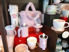 零售区-星巴克(南宁民歌湖店)