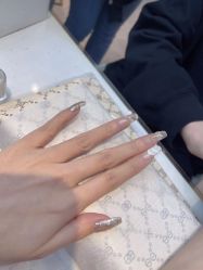 -吉吉靓甲美睫