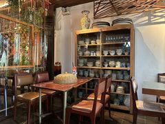 -Cuc Gach Quan Restaurant