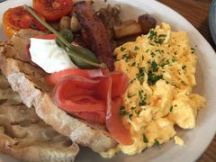 -ROAST coffee & eatery