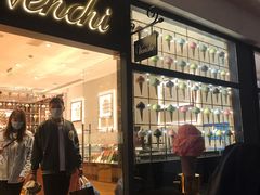 门面-VENCHI 闻绮(上海佛罗伦萨小镇店)