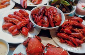 Fresh and Spicy Summer Crawfish