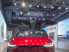 -TESLA 特斯拉(上海太古汇体验店)