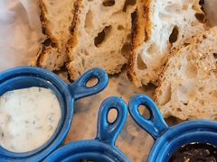 三种酱配酸面包-Mesa Madre梅萨妈妈·Bintana(国贸店)