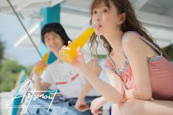 -现代经典婚纱摄影