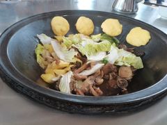 -粘豆包柴火铁锅炖