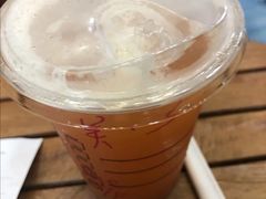 冰摇桃桃绿茶-星巴克(杭州大厦C座店)