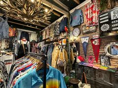 -席娜卡琳火车铁道夜市