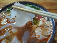 -巍山𤆵肉饵丝