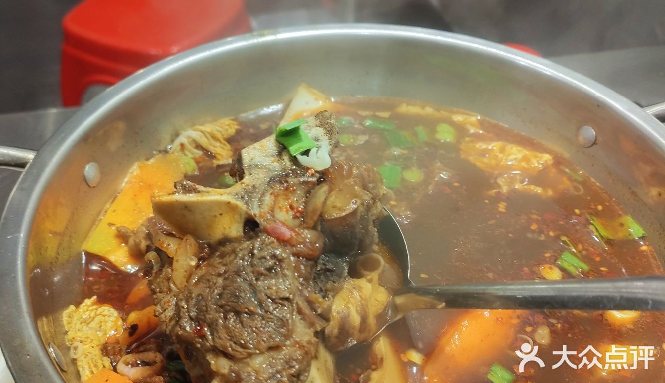 居民楼下的老味道—银港食堂