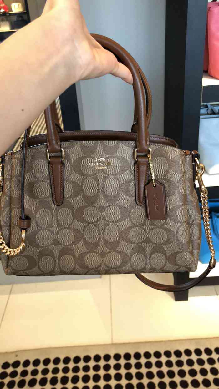 coach(outlet)-"这家coach在奥特莱特 地方不小 好好.