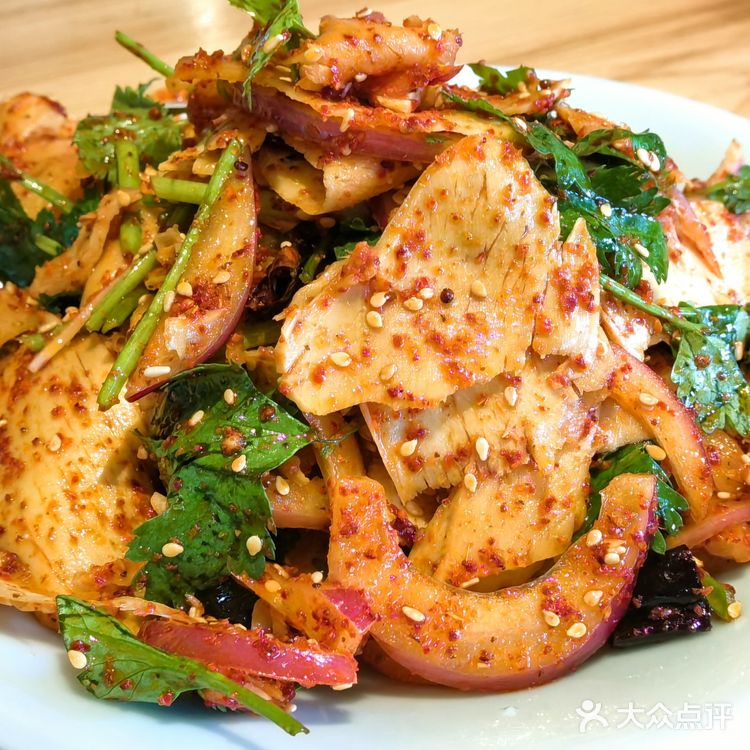 香辣牛板筋绝了！第一次点嘎嘎好吃，绝对鸡西辣菜味