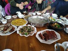 -黄记四更烤乳猪店