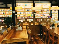 -猫的天空之城概念书店(杭州南宋御街店)