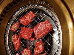 -山川小町·极番烧肉(新地假日广场店)