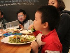 Boy&nbsp;enjoy&nbsp;青酱大虾面-the rug 飞毯 (朝阳公园店)