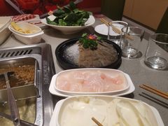 -海底捞火锅(曹安公路店)