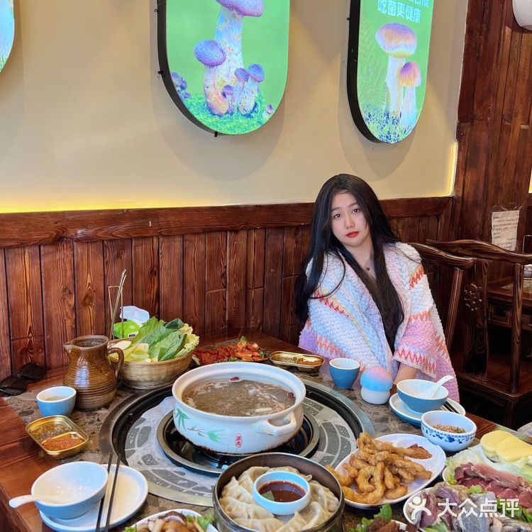 到了大理 那肯定要炫个野生菌火锅🍲 