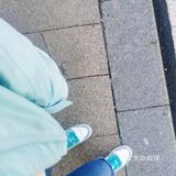第二次中午放学的时间来，今天穿了新鞋子嘎嘎开心