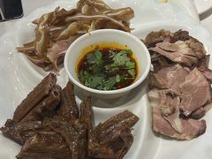 -菌海森林·非遗野生菌火锅(西山区滇池路摩根道店)