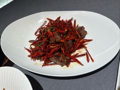 芥味烹汁牛肉粒-東興楼·北京烤鸭(深圳首店)