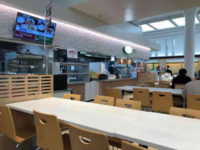 东京帝国大学食堂-"在东京瞎晃悠 转到东大来看银杏啦 冬天的.