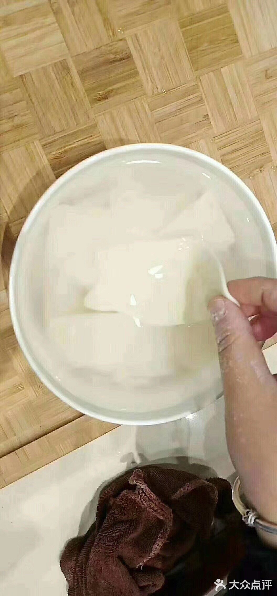 这碗水晶油泼面把你吃的美美哒[色][色][色]