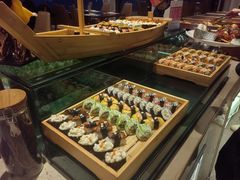 -荣誉国际酒店-云顶旋转餐厅