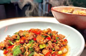 Jar-Aroma Chili Stir-Fried Pork