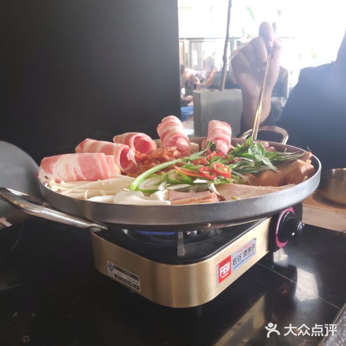 KCOOKING概念韩餐(世茂52+店)经典部队锅图片